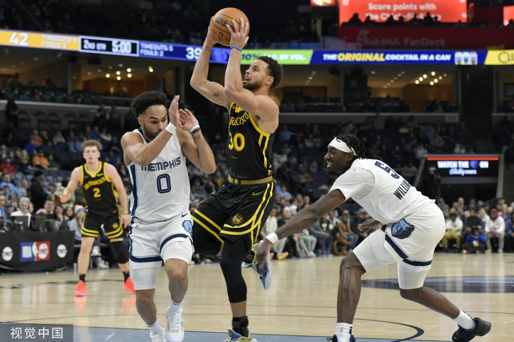 众留下了深 众留下了深